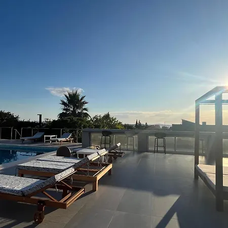 فندق مبيت وإفطار Dela