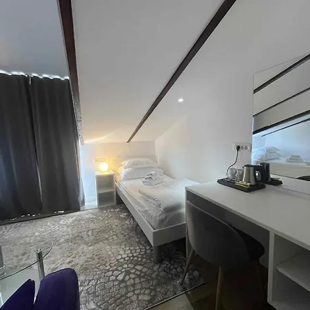 Dela Bed and breakfast 3*