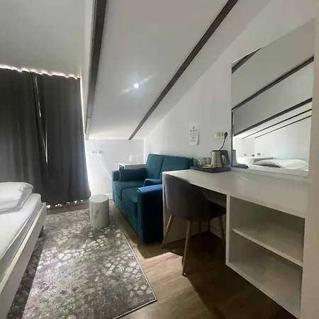 Dela 3* Hvar Town