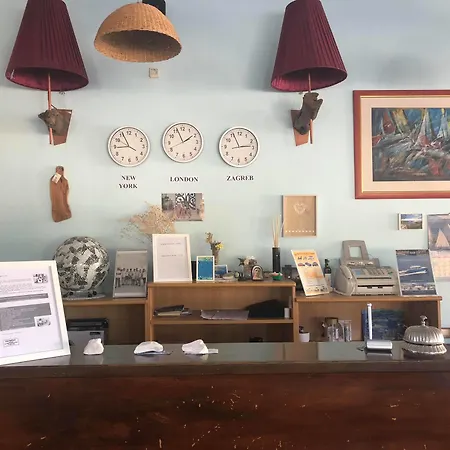 Dela فندق مبيت وإفطار