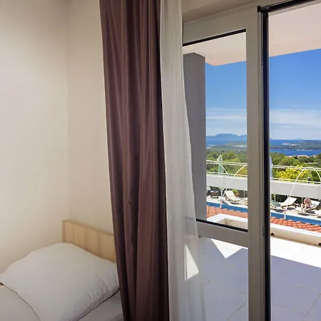 Dela Bed and breakfast 3*