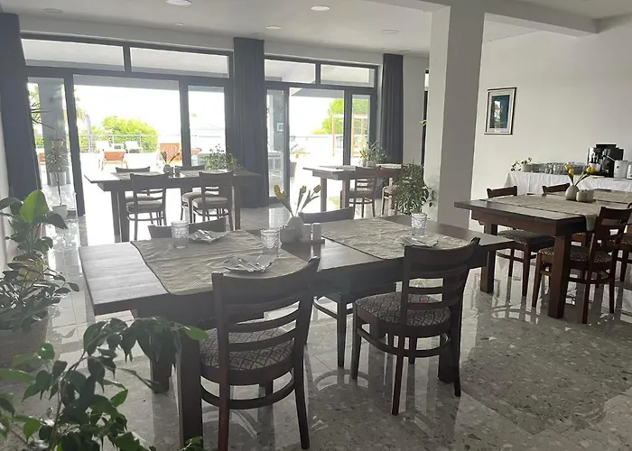 Oda ve Kahvaltı Dela