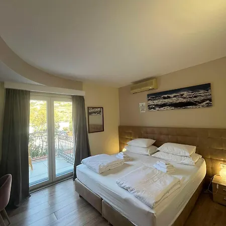 Dela 3* Hvar Town