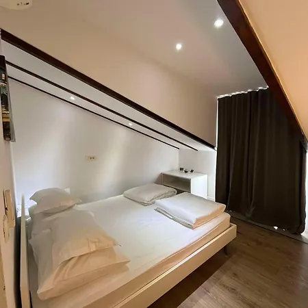 Bed & Breakfast Dela Hvar Town
