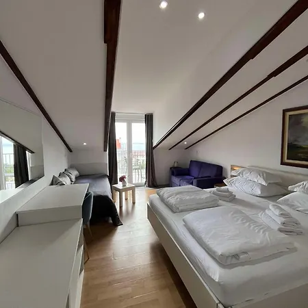 Bed & Breakfast Dela 3*