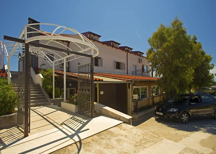 Dela Bed and Breakfast Χβαρ